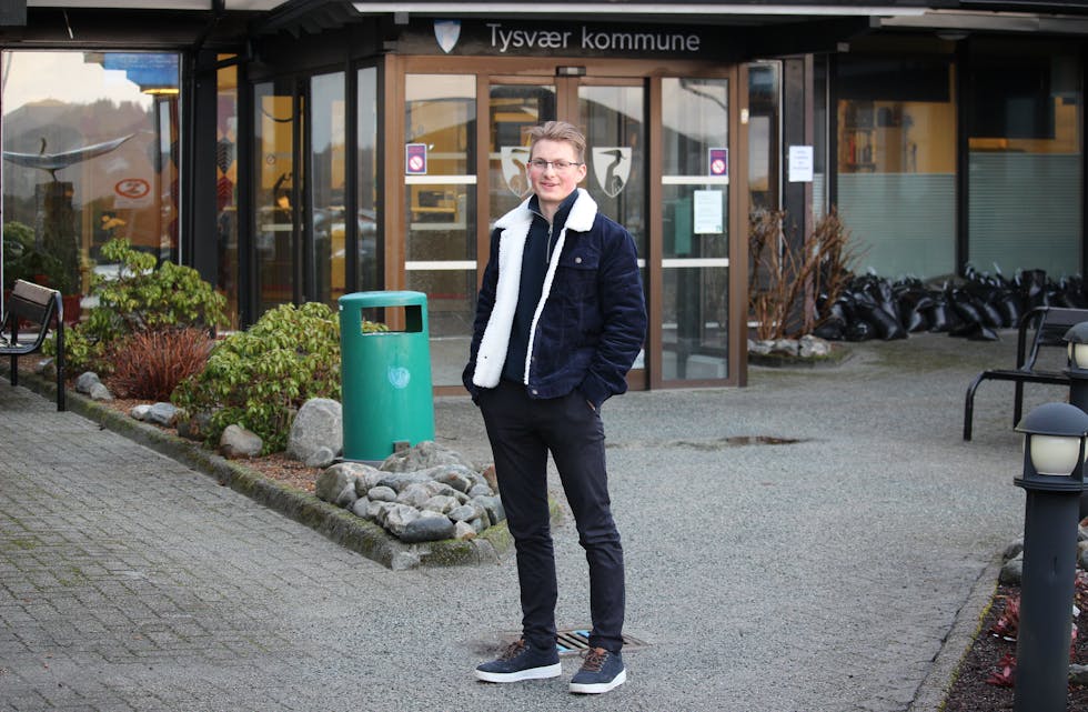 Andreas Aukland er 19 år og klar for politisk karriere. Han er ikkje redd for å strekka seg langt. Foto: Marit Tvedt
