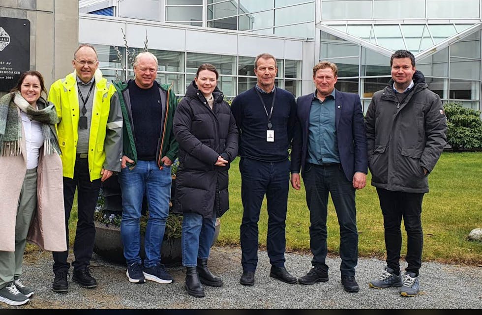 Senterpartiet Rogaland sine Stortingsrepresentantar, Geir Pollestad og Lisa Marie Ness Klungland var på vitjing hos Equinor, Kårstø, saman med 1.kandidat Hanne Marte Vatnaland og 4. kandidat Harald Halvorsen Løland, Suldal til Fylkestinget, samt Sven Ivar Dybdal, vår toppkandidat og Åse-Berit Apeland Rolland (fotograf), leiar I Tysvær Sp og listekandidat. Direktør Olav Bådsvik tok i mot oss, saman med Informasjonsleiar Ove Tungesvik.