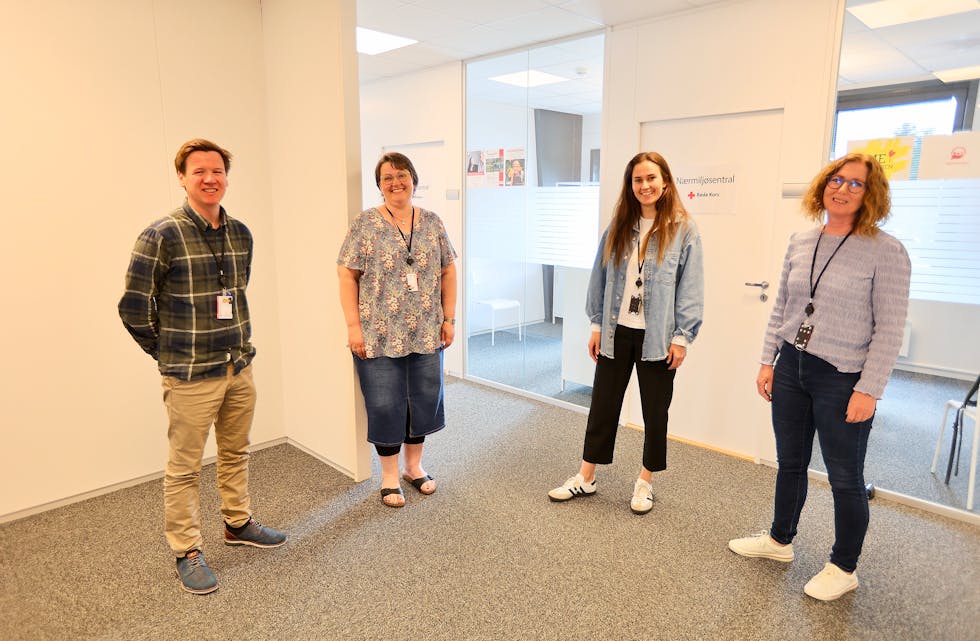 Her er det kontor og god plass til nærmiljøsentralen til Røde Kors i LØA på Frakkagjerd. Frå venstre Vidar Bachmann, Anne Kesia Gullhav Leirvik, Kine Hillestad og Frøydis Eggen.