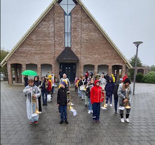 Haugaland skolebrass ved Førre musikkorps og Tuastad Tuastad Vormedal forsøkte tirsdag å skape korpsglede for alle.