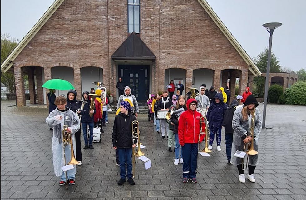 Haugaland skolebrass ved Førre musikkorps og Tuastad Tuastad Vormedal forsøkte tirsdag å skape korpsglede for alle.