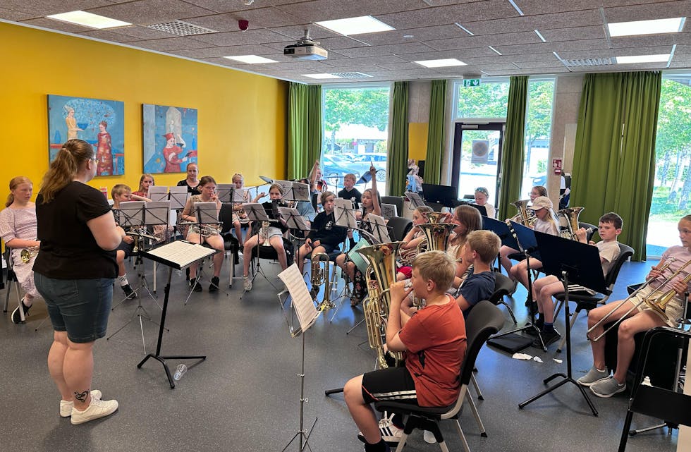Haugaland skolebrass bestående av Førre musikkorps og Tuastad Vormedal skolekorps hadde i helgen storseminar i Tysværtunet. 80 unge og eldre musikanter var samlet for felles øvingshelg. I tillegg fikk 30 nye aspiranter vist seg frem for foreldre foresatte og andre interesserte.