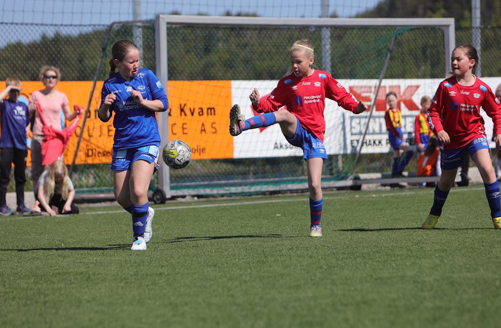 Falkeid mot Førland. Mer klassiker kan det ikke bli på Kårstøcup. Foto: Alf-Einar Kvalavåg