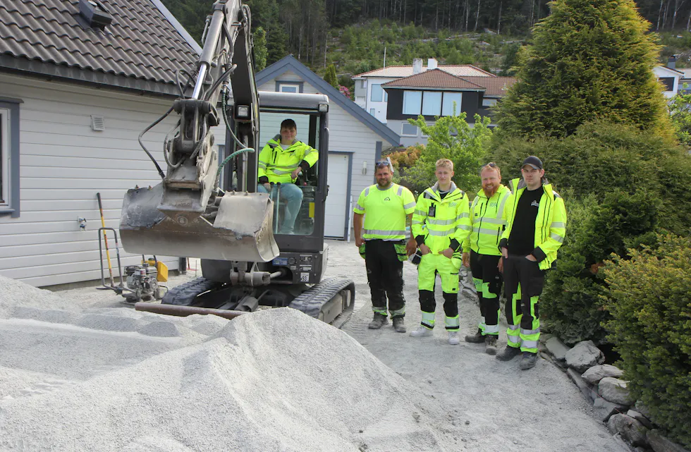 Stig Ove Bjerkheim og Jan Egil Austerheim er imponerte over elevene fra Futurum Norge.
