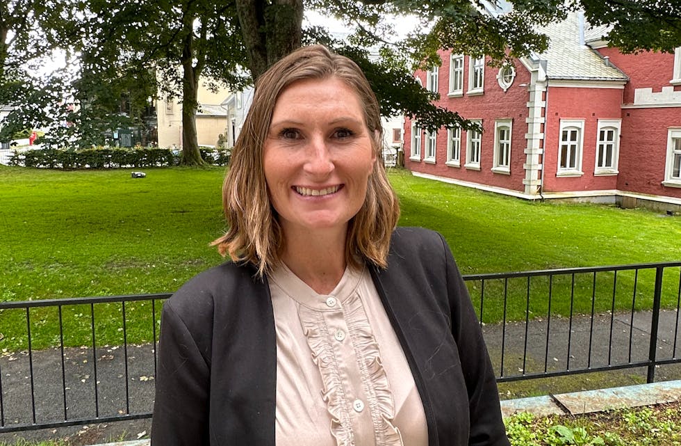 Lin Veronica Jacobsen har fått spørsmål om E134 på stand i valgkampen. Nå kan Arbeiderpartiets ordførerkandidat komme med gode nyheter.