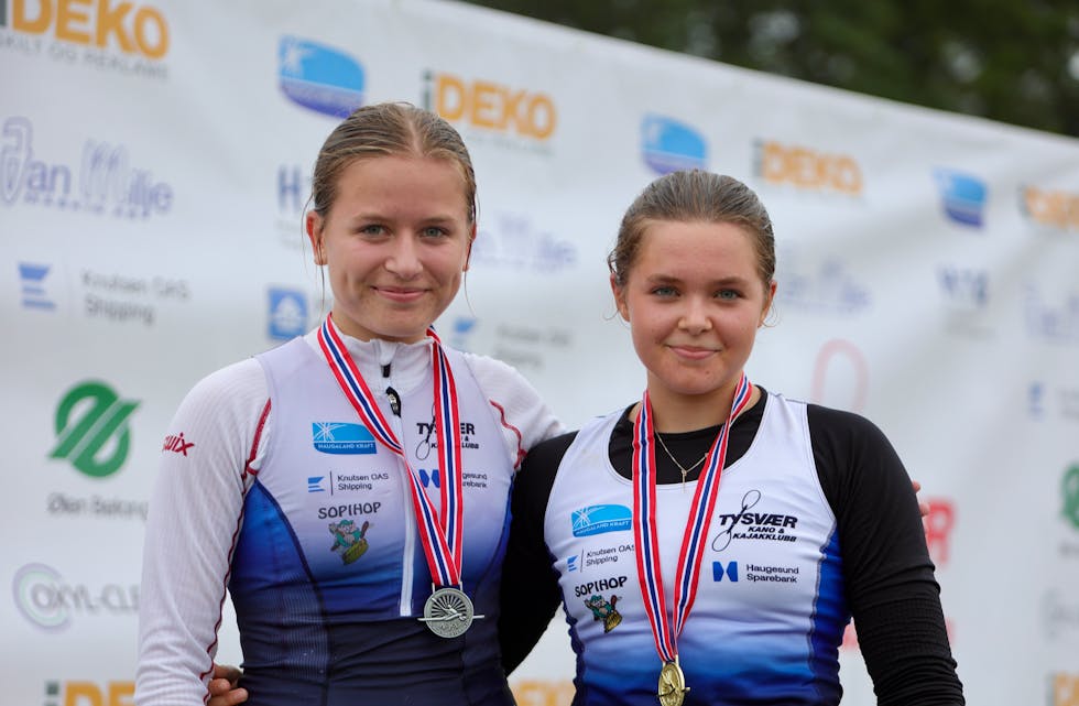 Elisabeth Storhaug og Vilma Fjeldheim med sølv og gull etter K1 5000 meter er symbolet på en strålende helg for Tysvær-padlerne. Foto: Alf-Einar Kvalavåg