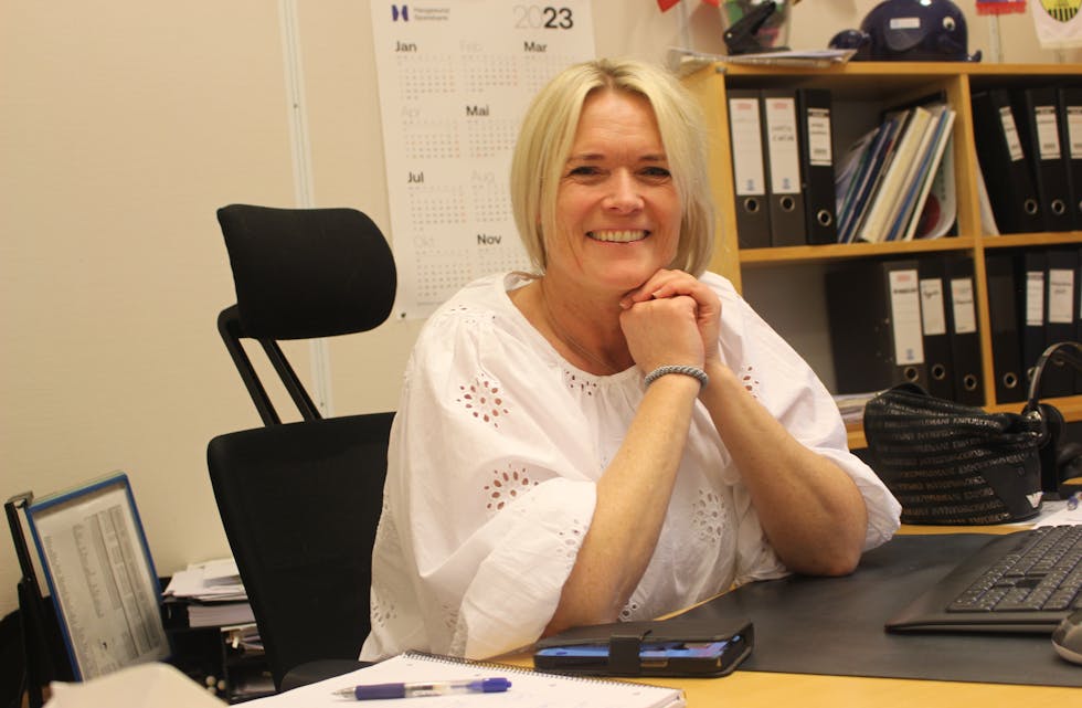 Margareth Alfsvaag i Haugesund Sparebank, avdeling Aksdal, hjelper gjerne kundane sine med råd når dei skal byte bustad. 
