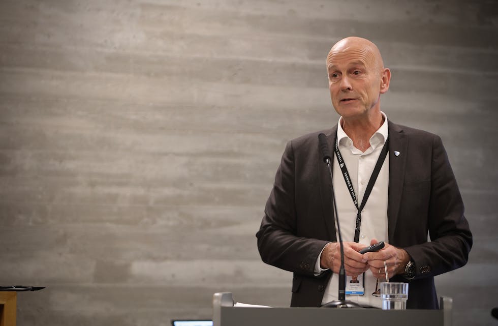 Rådmann Sigurd Eikje presenterte som vanlig budsjettet for Tysvær. Foto: Alf-Einar Kvalavåg