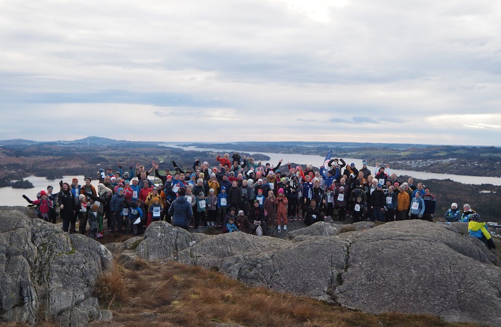  I alt 177 deltakarar og ein stor heiagjeng samla på Helgelandsfjellet etter målgang. Det er lite truleg at det nokon gong har vore så mange på toppen samtidig.
