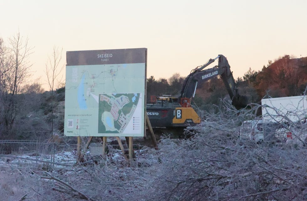 I rekken av hærverk på Frakkagjerd er det maskinparken til Birkeland det nå har gått utover. Foto: Alf-Einar Kvalavåg