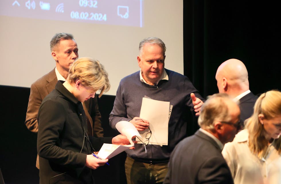 Leder i Haugaland Vekst Sigmund Lier tilbake på gamle tomter. Han inviterte til veimøte og fikk stor respons. Foto: Alf-Einar Kvalavåg