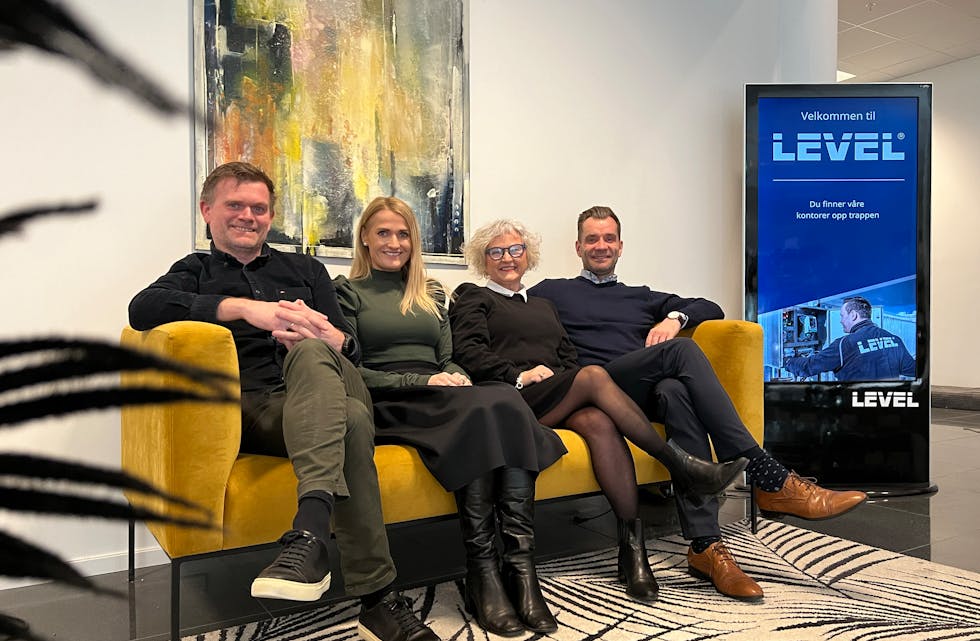 Tor Arne Egeland og teamet hans - i byrået med hovedkontor i Haugesund, har lang fartstid som spesialister på rekruttering av ledere og nøkkelpersonell. Sammen med salgssjef Arnt Ole Bang, avdelingsleder Kjersti Tveito Veim og rådgiver Anne Gro Andreassen, opplever han svært travle tider i et marked der kompetansebehovet bare går én vei.