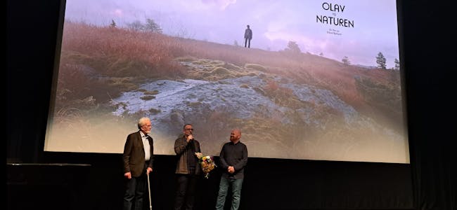En fantastisk flott dokumentarfilm av kunstmaler Olav Nygård på Tysværtunet i dag. Filmskaperen Erlend Bjelland, laget et flott portrett, som var imponerende. Foto: Jan Ove Myge