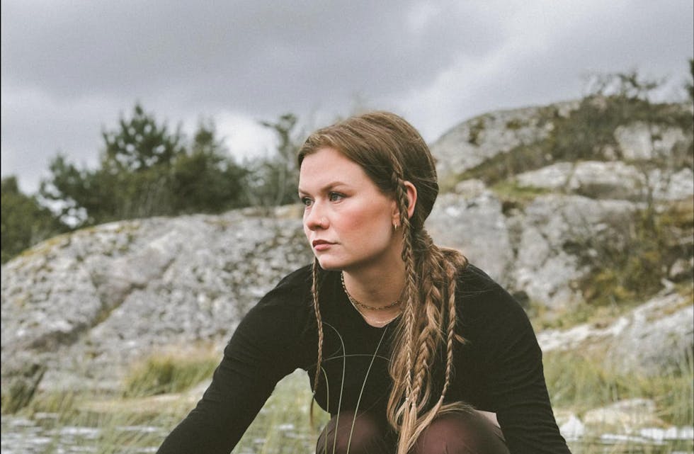 «medicated» er eigentleg ei gamal låt som ANE K har vekka til live igjen.