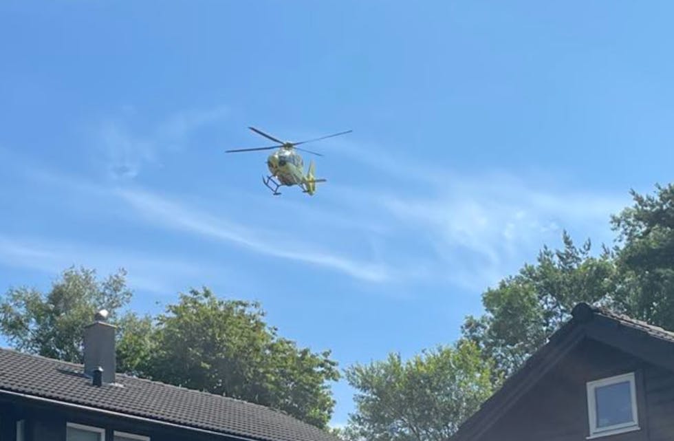 Luftambulansen bistår etter en ulykke på Førland. Foto: Gro Lothe