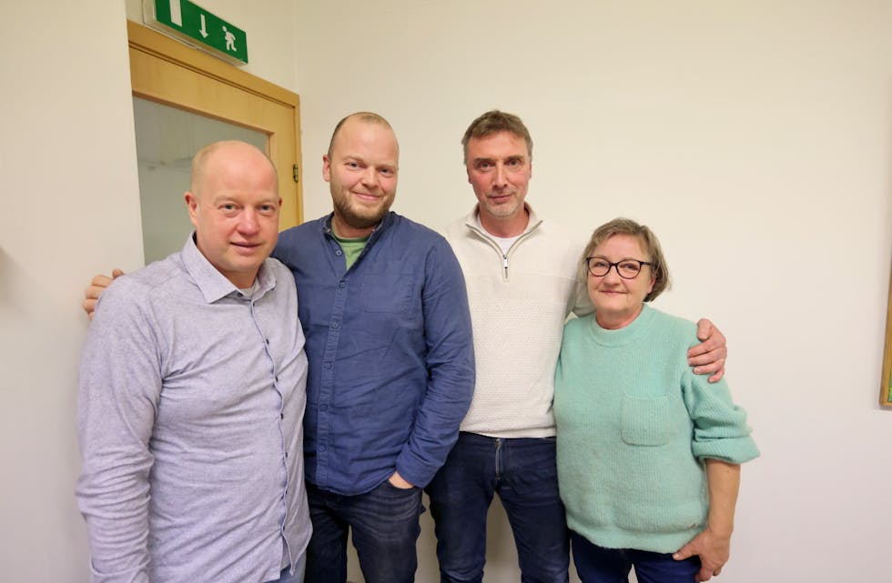 Ola Apeland, Ståle Hustoft, Trygve Egge og Randi Rettedal la nettopp fram fleirtalspartia sitt forslag til budsjett. Foto: Alf-EInar Kvalavåg