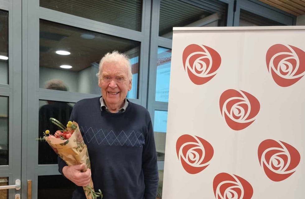 Dedersutmerkelse til Henry Dybdahl med 50 års medlemskap i Arbeiderpartiet.