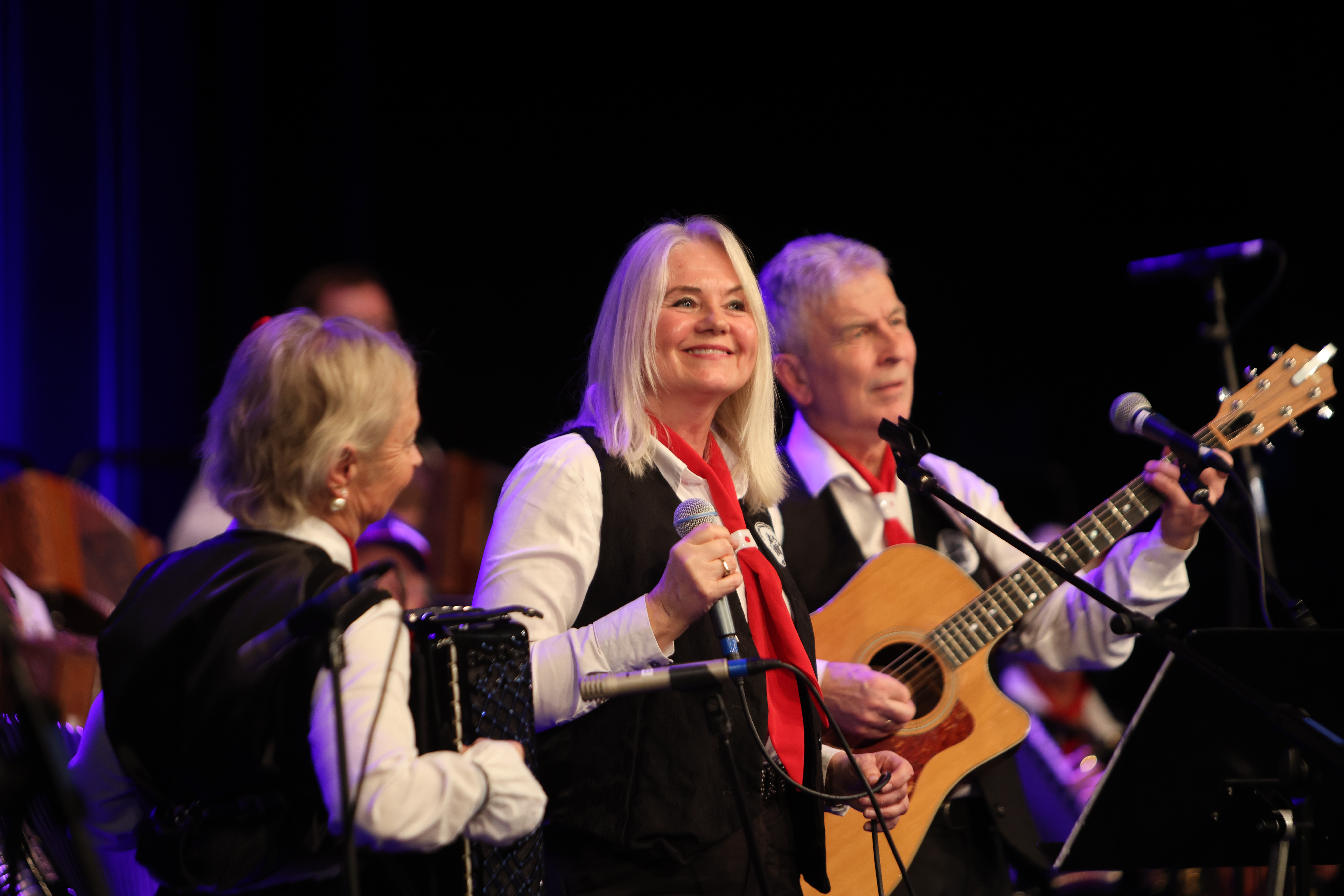 Anita Granmo og Arne Vigeland ledet ann i Kvite roser i Athen. Foto: Alf-Eonar Kvalavåg