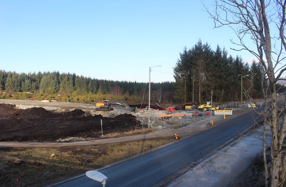 Tilførselsvegen til E39 frå fylkesvegen er snart klar, det er berre topplaget som manglar.
