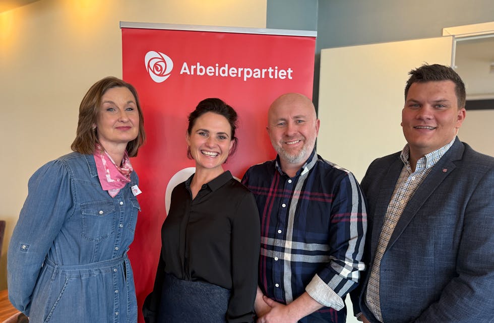 Årsmøte-gjengen fra Tysvær sammen med Kari Nessa Nordtun. Fra venstre: Lillian Vikra, Nordtun, Dan Jørgen Eide og Dag Magne Torland.