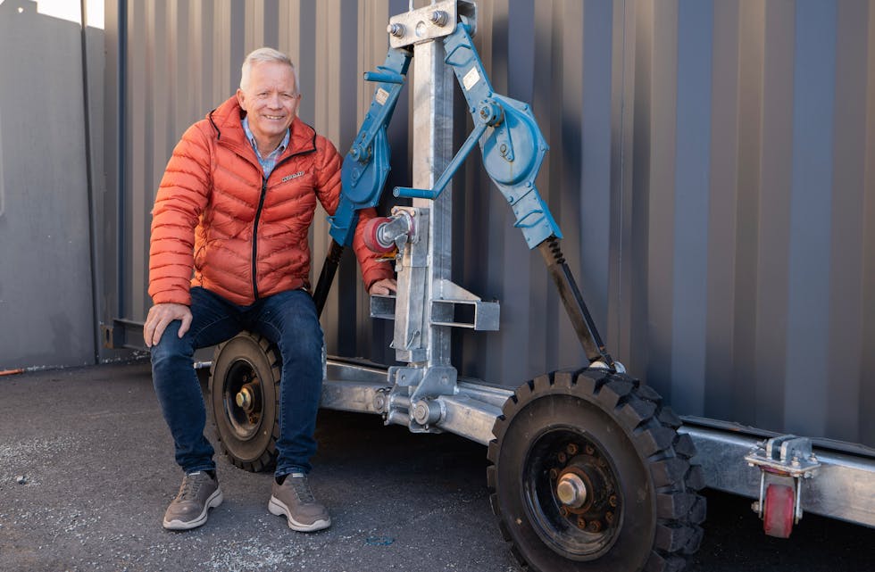 Produktutvikler Rune Wee med systemet han nå kan lansere etter to års planlegging og testing.