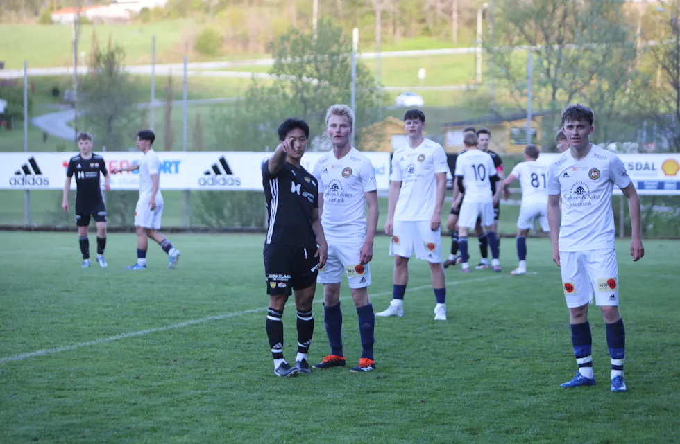 – Hvis dokker ser bort der så komme dokker i Bygdebladet. Gabbi Holden har spilt kamp i Tysvær før.... Foto: Alf-Einar Kvalavåg