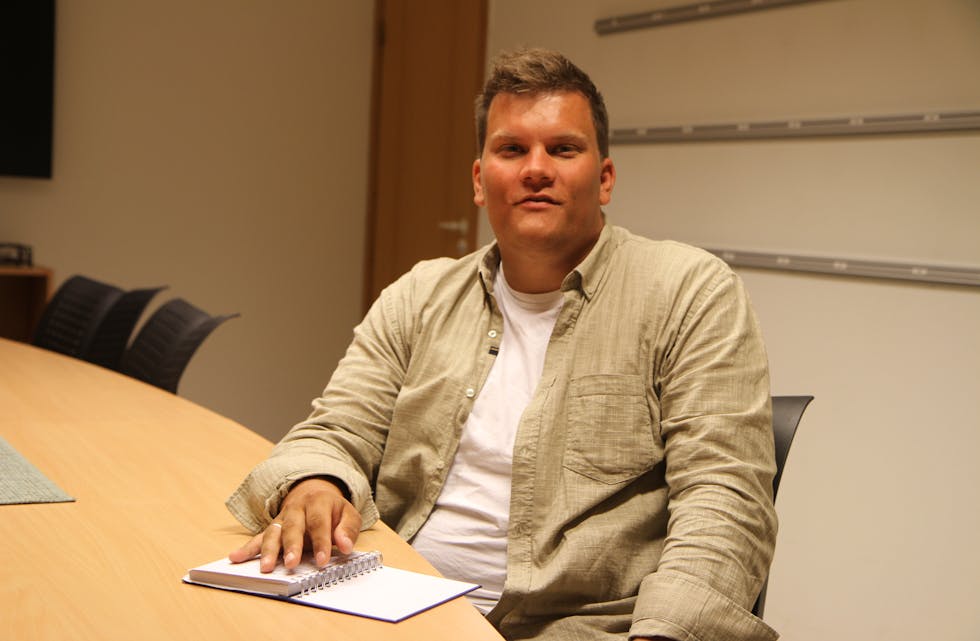 Dag Magne Torland (Ap) er uenig i forslaget fra Randi Rettedal (Frp) om eldreombud og mener man heller må videreutvikle de eksisterende systemene.