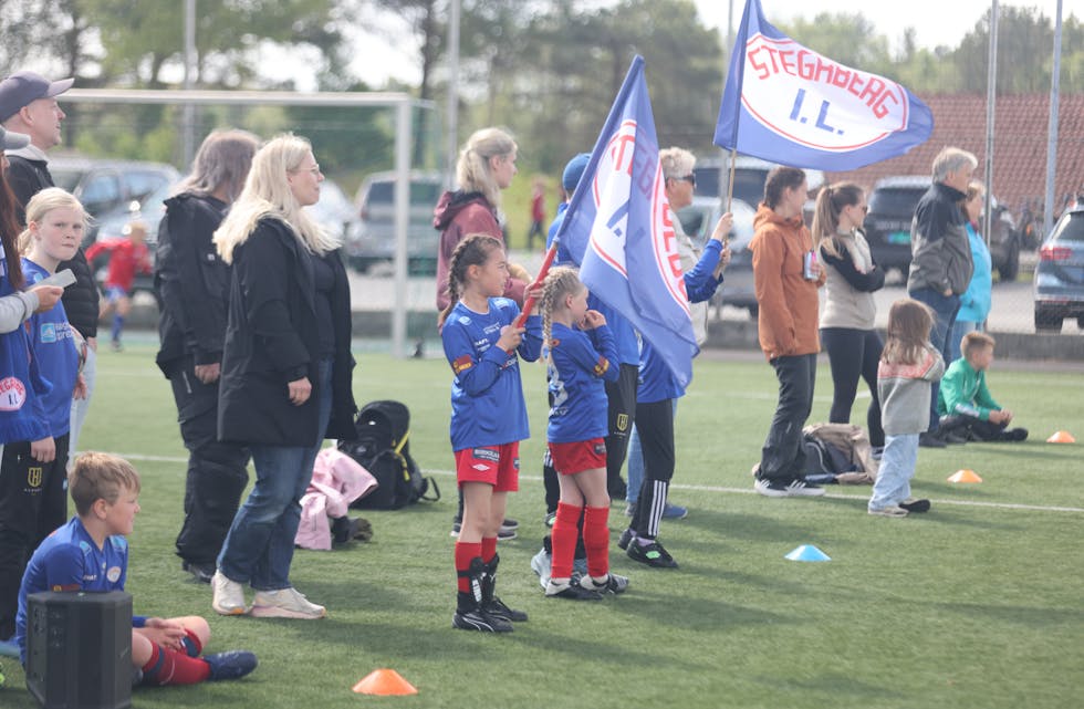 Fotballcuper er også ein viktige sosial arena. Foto: Alf-Einar Kvalavåg