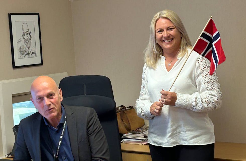 Ordfører Monika Lindanger og «rådmann» Sigurd Eikje på Bokn i fjor. Nå er Eikje som mange av naboene i samme stilling blitt kommunedirektør. Foto: TK