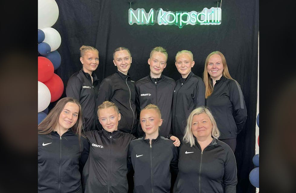 Vinnere av 3. divisjon drill 2025 er Frakkagjerd Drill. Foran: Maria Søvik, Anine Fagerland, Nora Serine Strand Skau, Veronica Snare
Bak: Marta Milje-Larsen, Malene Kristofa Erland Aartun, Mathilde Gresvoll, Sofie Gåsland, Åshild Knudsen.