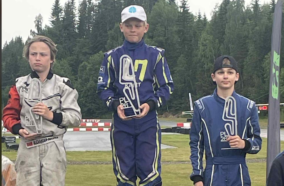 Mika Tvedt står klar for å starte siste finale i regnvær. Det skulle vise seg å bli en kjekk opplevelse.
