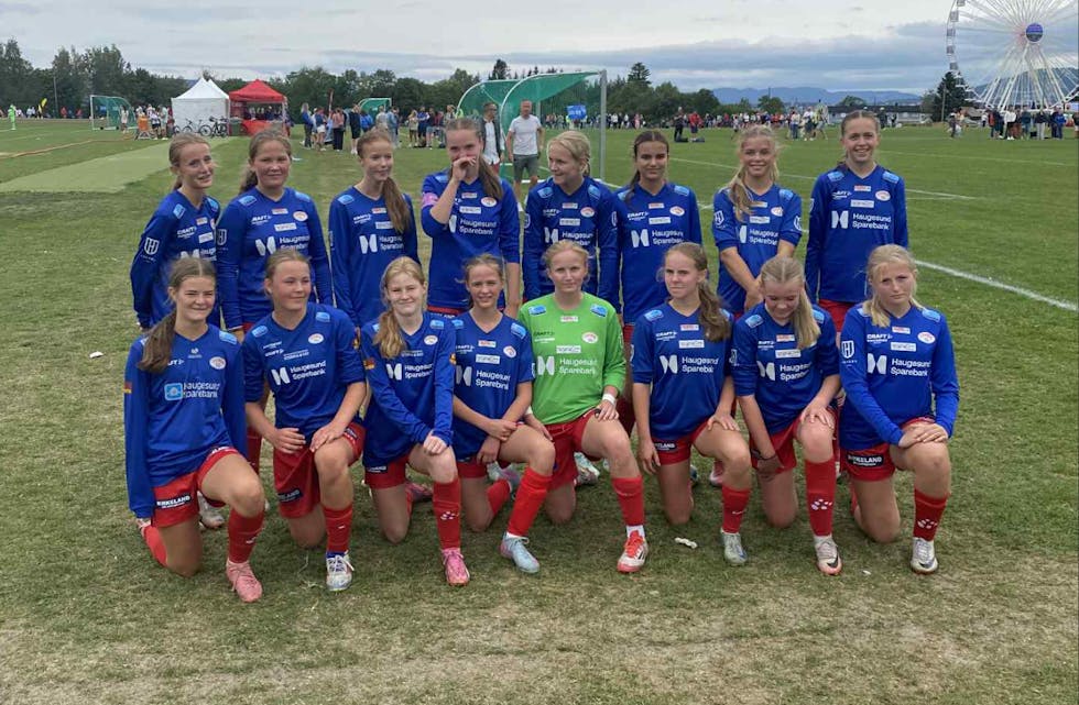 I dag er det disse jentene vi må stole på. Stegaberg/Skjold mot knallsterke Molde går klokken 13.00. Foto: Privat