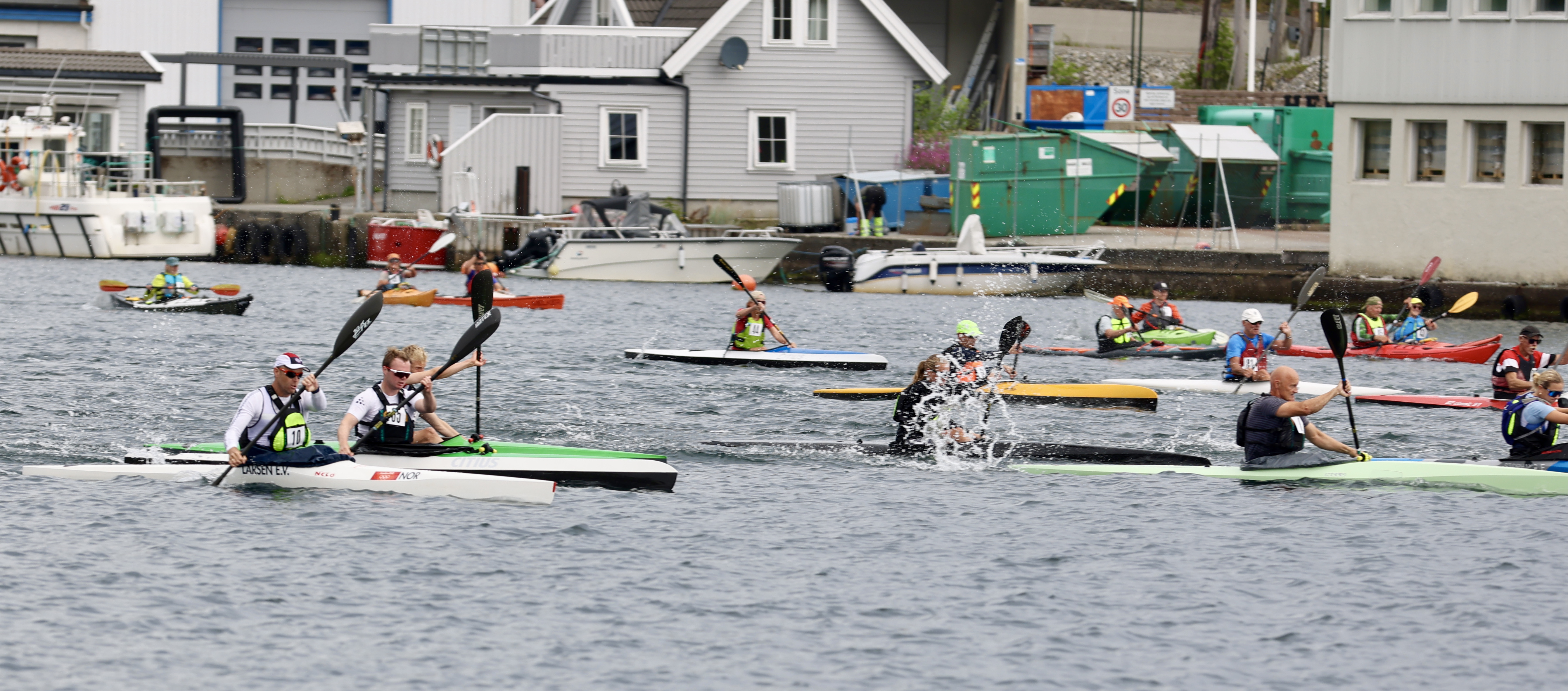Frise tak i starten. Litt motvind gjorde turen rundt Borgøy mer enn hard nok. Foto: Alf-Einar Kvalavåg