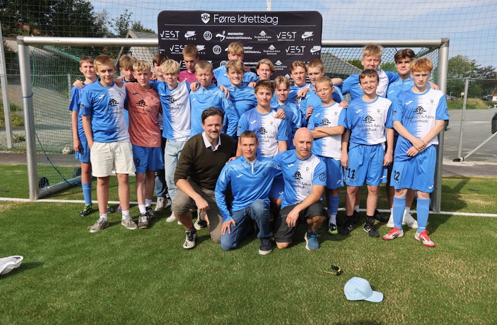 Førre IL sammen med Partileder Dag-Inge Ulstein i KrF. Foto: Alf-Einar Kvalavåg