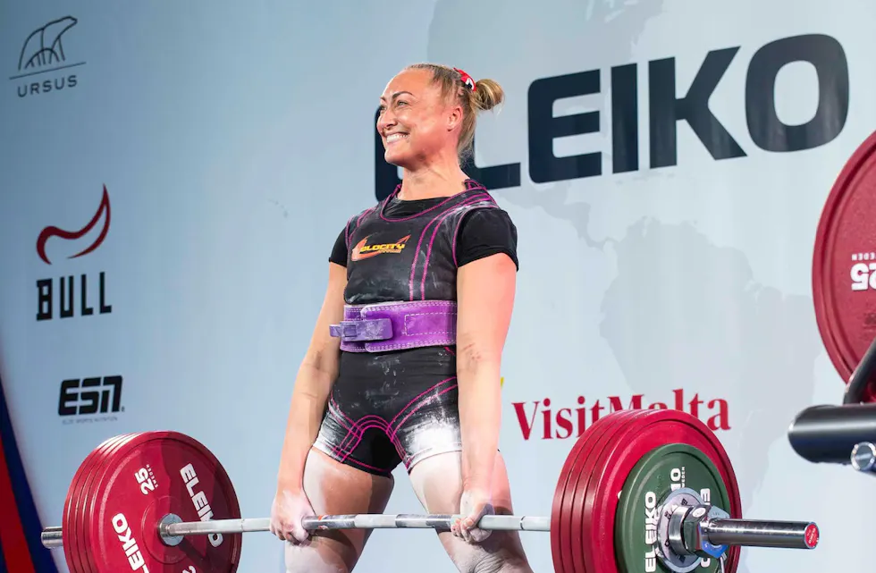 34-åringen som er bosatt på Høie ble verdensmester i styrkeløft under World Games i Kina i helgen. Foto: International Powerlifting Federation