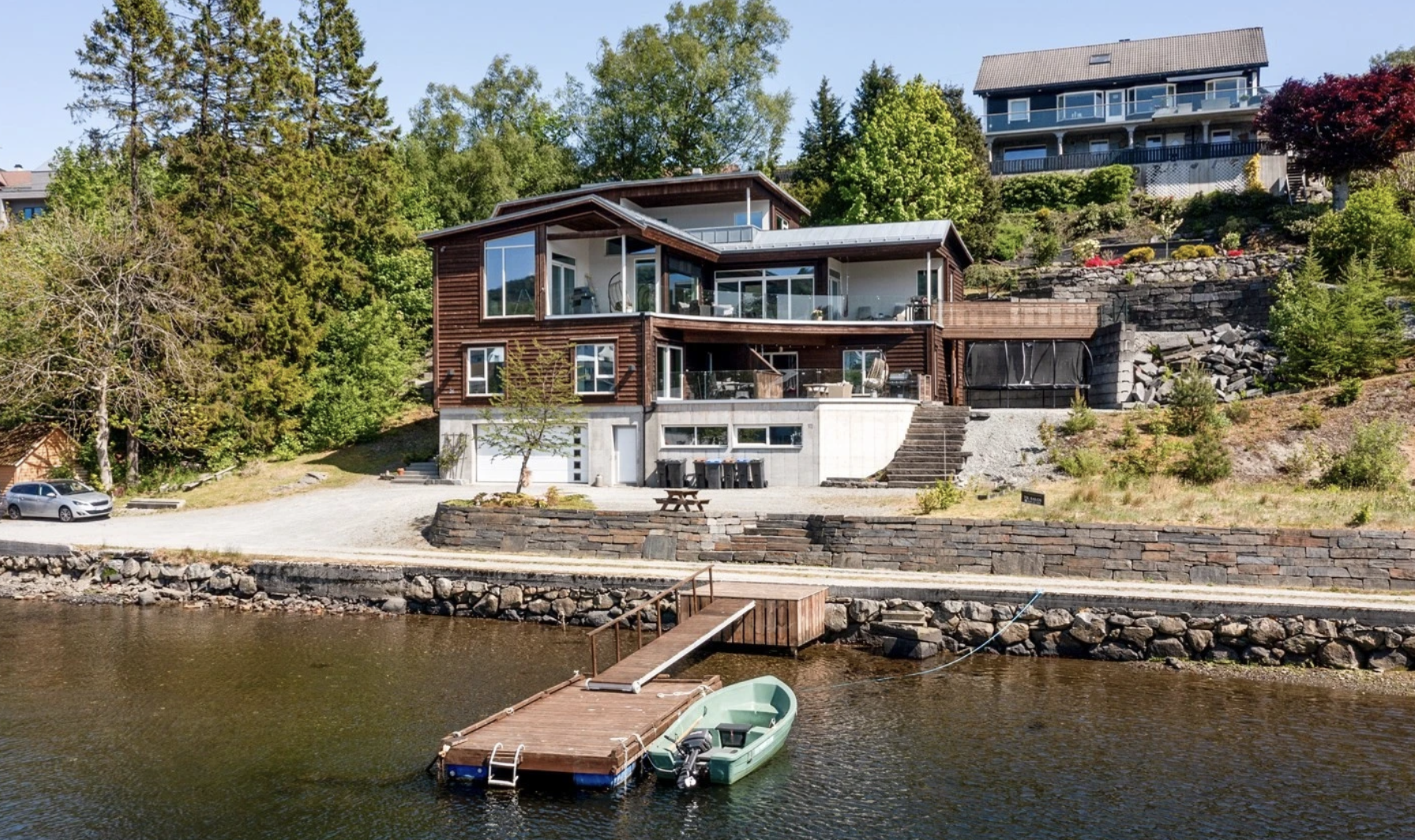 Førresfjorden Brygge 26 ligger innerst i Førresfjorden med en umiddelbar nærhet til sjø en. Foto: Meglerhuset Rele