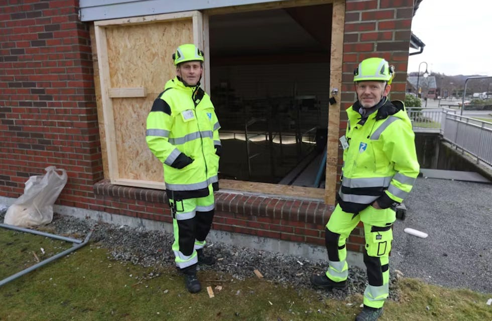 Leiar seksjon utbygging, Jon Gunnar Vikingstad, og prosjektleiar Sigve Haaland til høgre, har nådd ein ny milepåle.