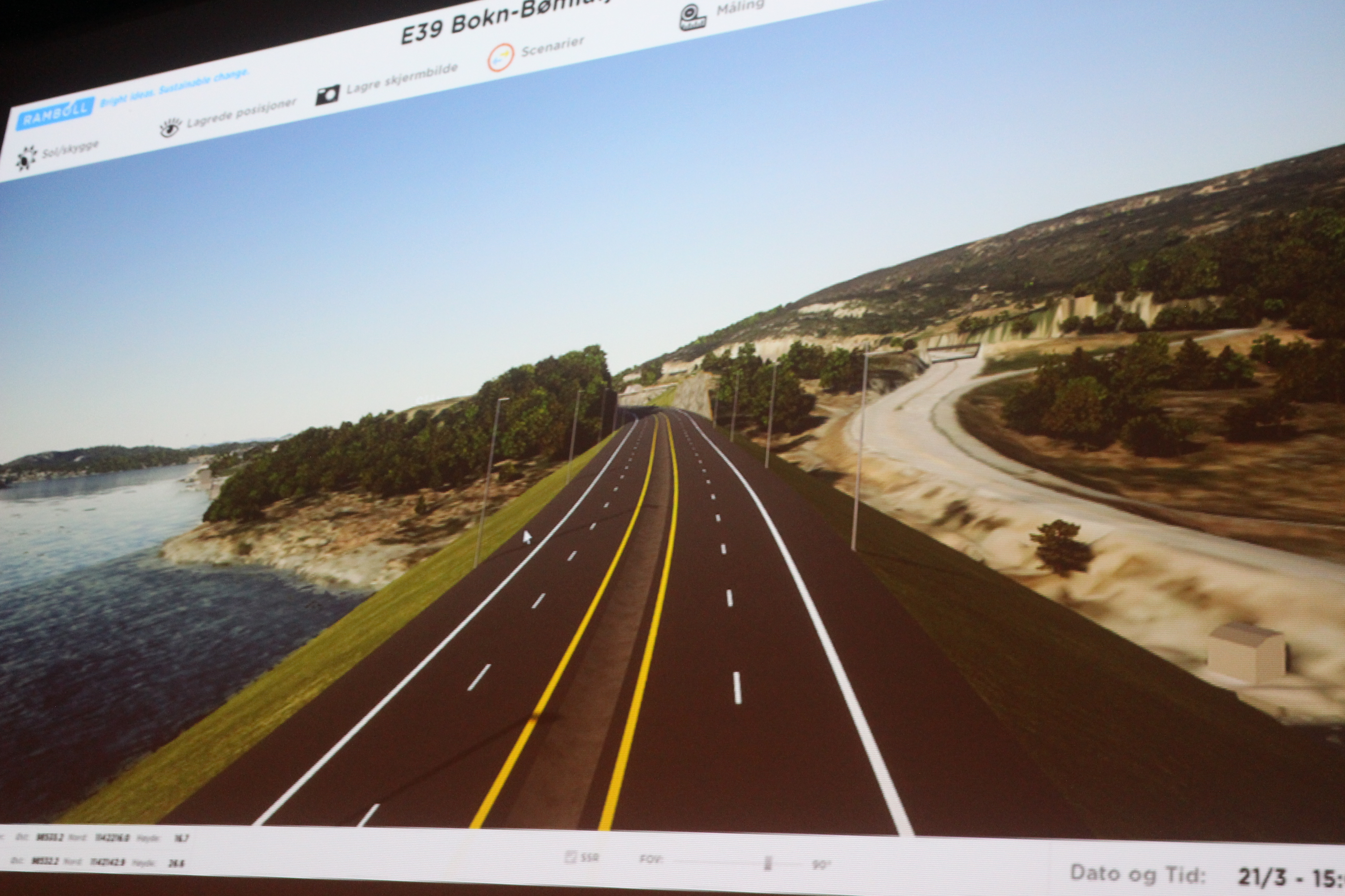 Ny E39, sett frå lufta, i traseen forbi Susort. Den gamle vegen til høgre.