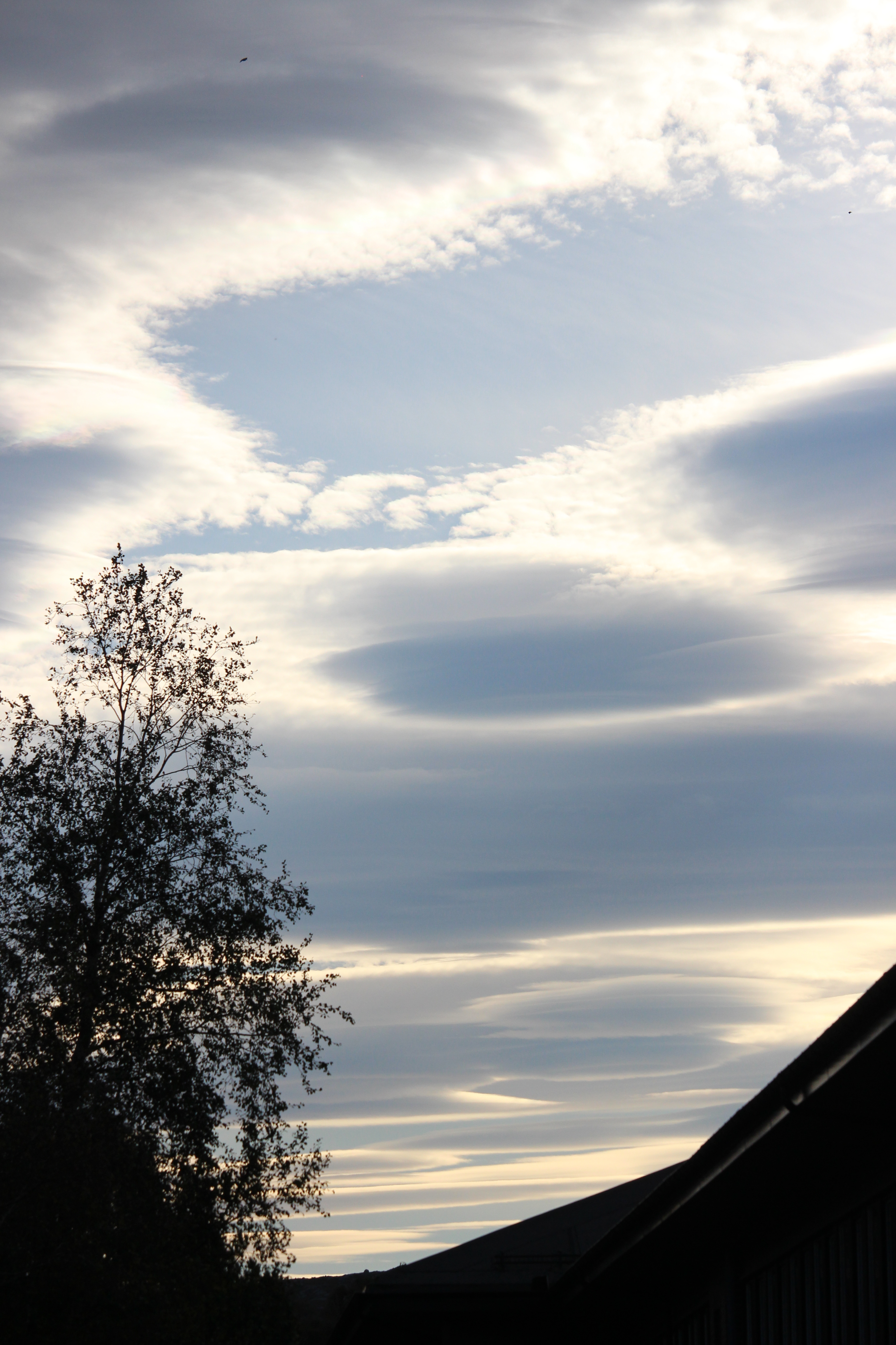 Det er vakrare utsikter enn eige gruff. Ta ein titt opp, der finnest det både stjernebilde, måneskin og på spesielle dagar vakre skyformasjonar. 