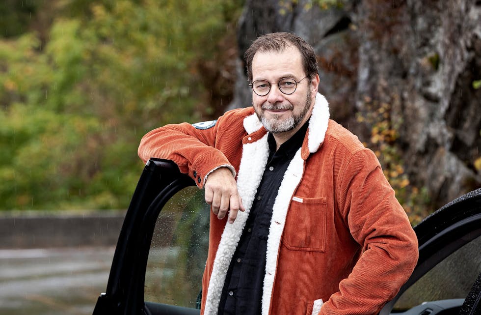 Halvor Folgerø kjem til Nedstrand for å fortelje om ferjer og ferjefolk. Sjølv har han tatt landevegen dit, ikkje ferja.