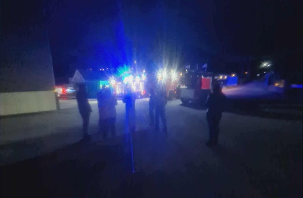 Det var mye røyk som møtte de som kom først til konservefabrikken. Foto Privat