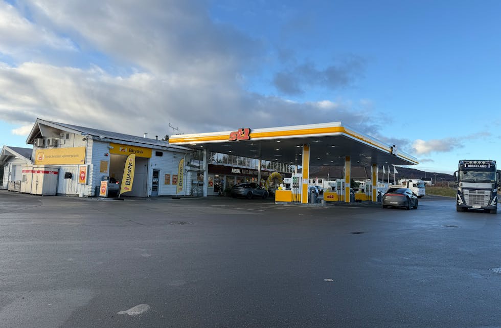 Det ble invitert til feiring hos St1 Aksdal.