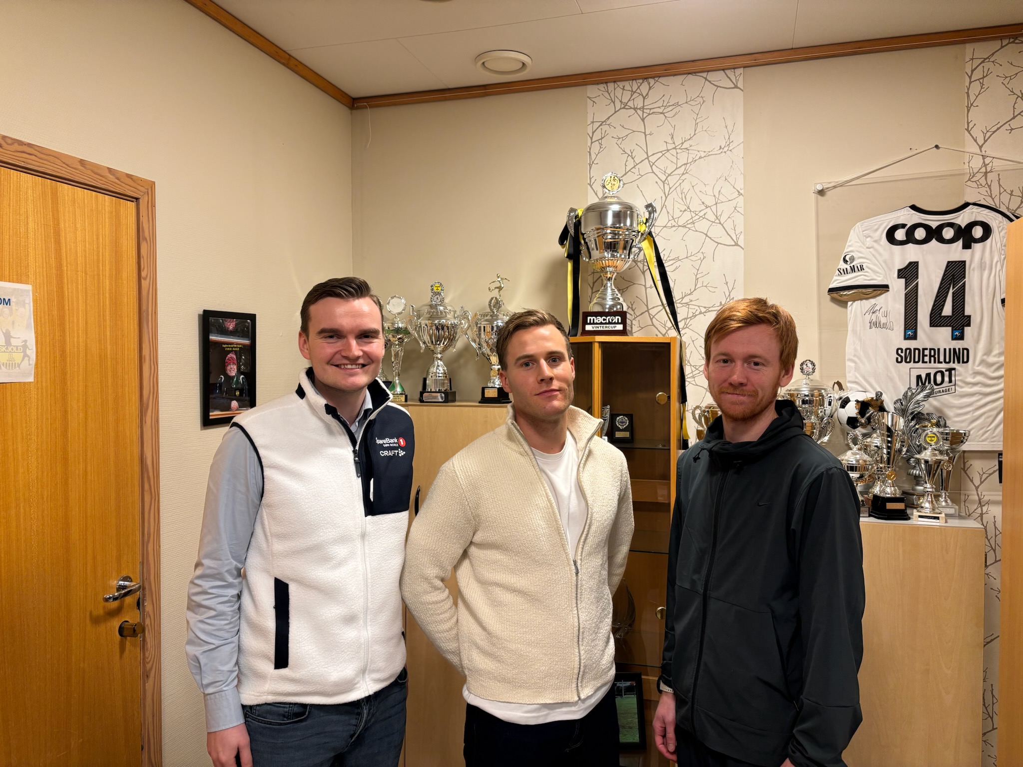 Denne trioen skal trene Skjold/Stegaberg 2026. Fra venstre Ole Johan Skare, Håvard Hovland og Haakon Kvia. Foto: Skjold/Stegaberg