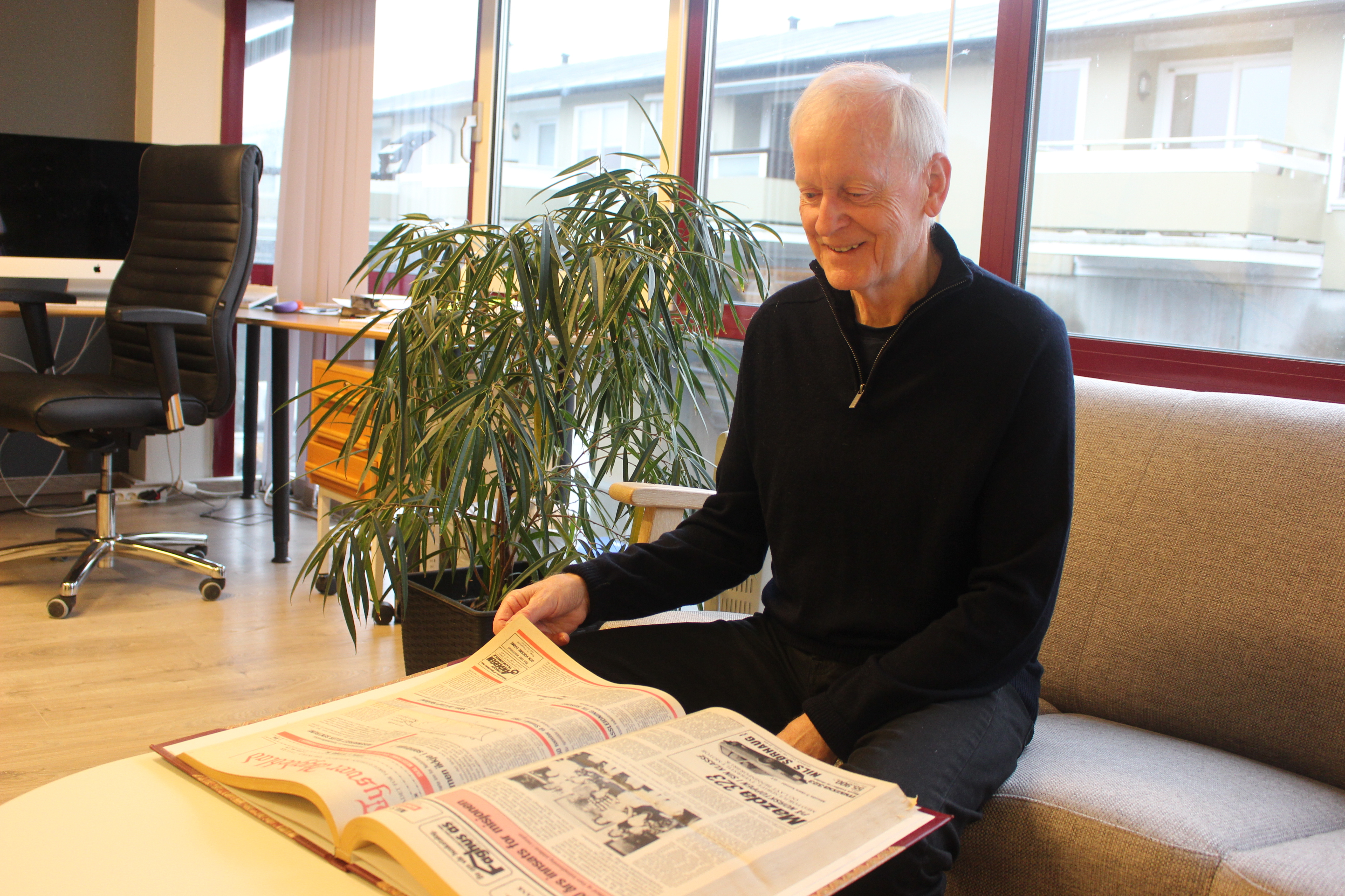 Reidar Nordmark var  redaktør i bygdebladet i ei dramatisk og viktig tid. Her deler han erfaringane sine.