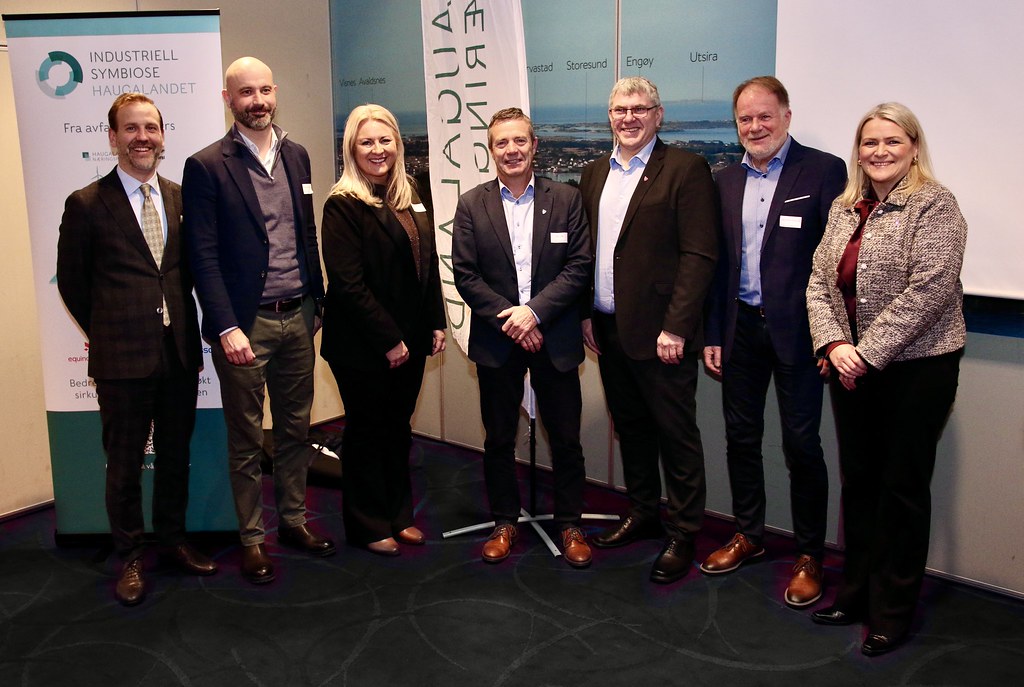 Fornøyde ordførere og representanter for næringsparken og SIVA.