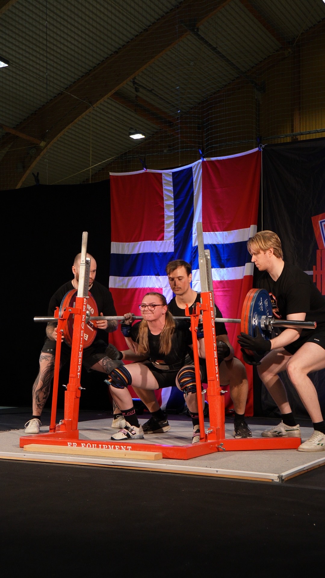 Emma Aurora Hansen fekk fleire fine plasseringar under NM i styrkeløft i Skogn i november.