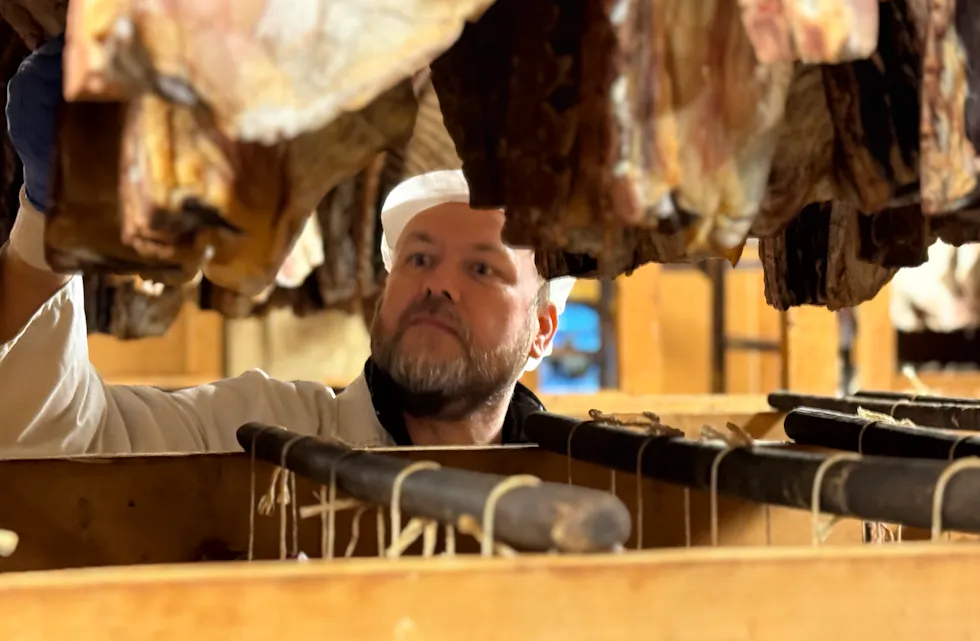 Selv har Terje Lundal, som er sjettegenerasjonsdriver av Brødrene Lundal, faste middagstradisjoner hjemme i juledagene.