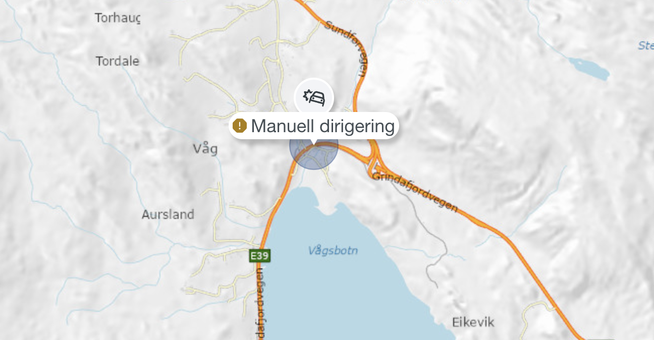 Vegtrafikksentralen melder om et trafikkuhell nær Våg nå i kveld.