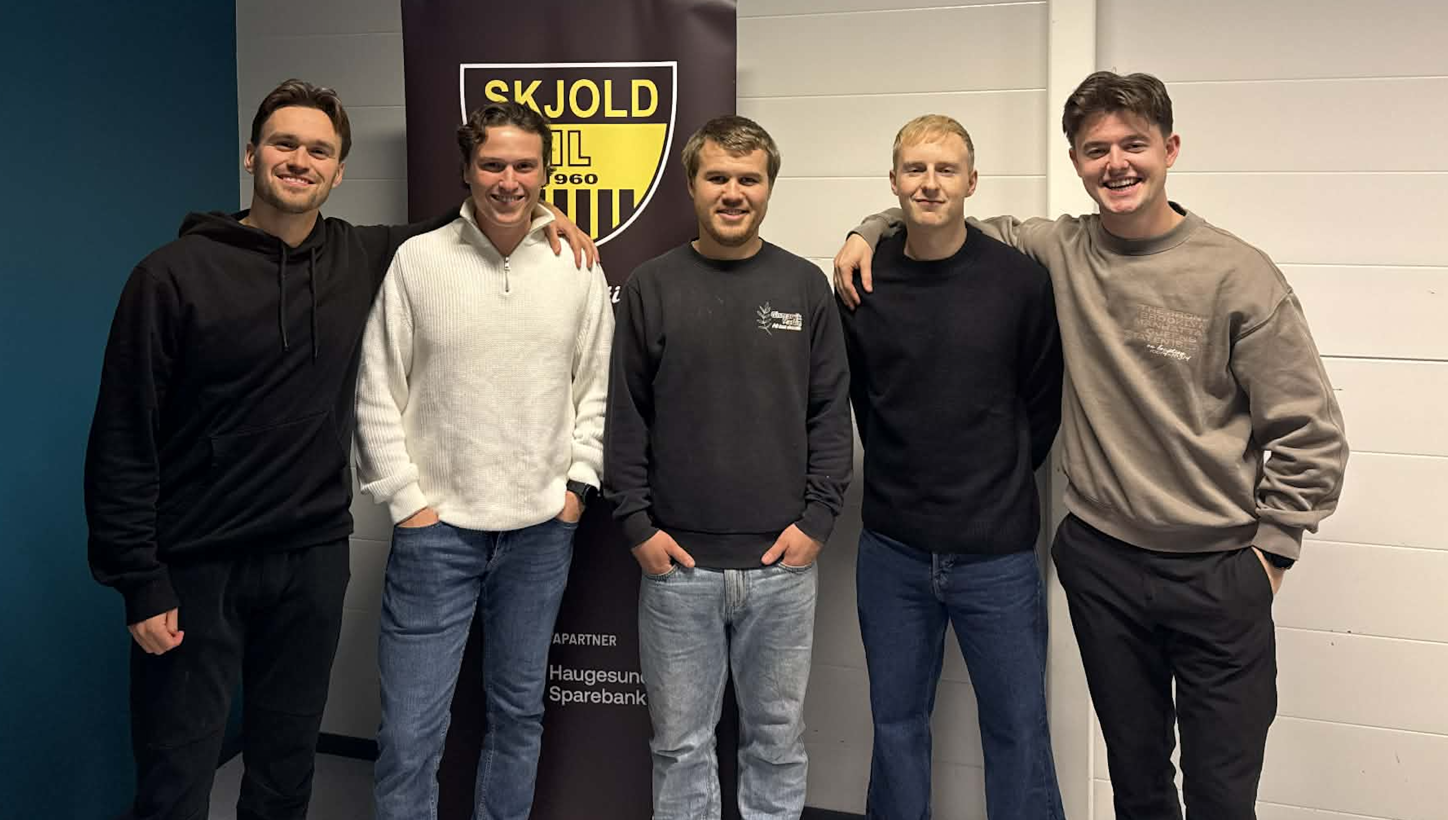 Adrian Strand, Adrian Stokkenes Tjomsland, Tollak Emil Gismarvik, Jonas Staurland og Håkon Mannsåker har i kveld signert for Skjold/Stegaberg. Foto: Skjold/Stegaberg