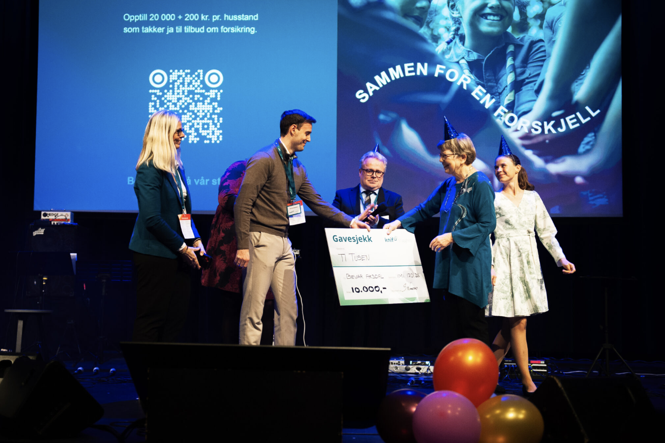 1. Daglig leder Ingunn Moi tok imot Frivillighetsprisen på vegne av Bevar Aksdal. Foto: Jon Syvert Hjemdal.